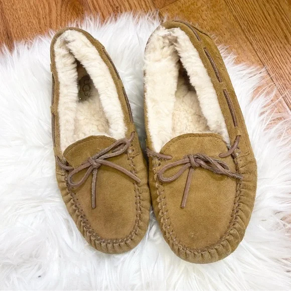 Ugg Australia Dakota Moccasin Slippers Chestnut Color Size 4 Kids - Picture 10 of 14